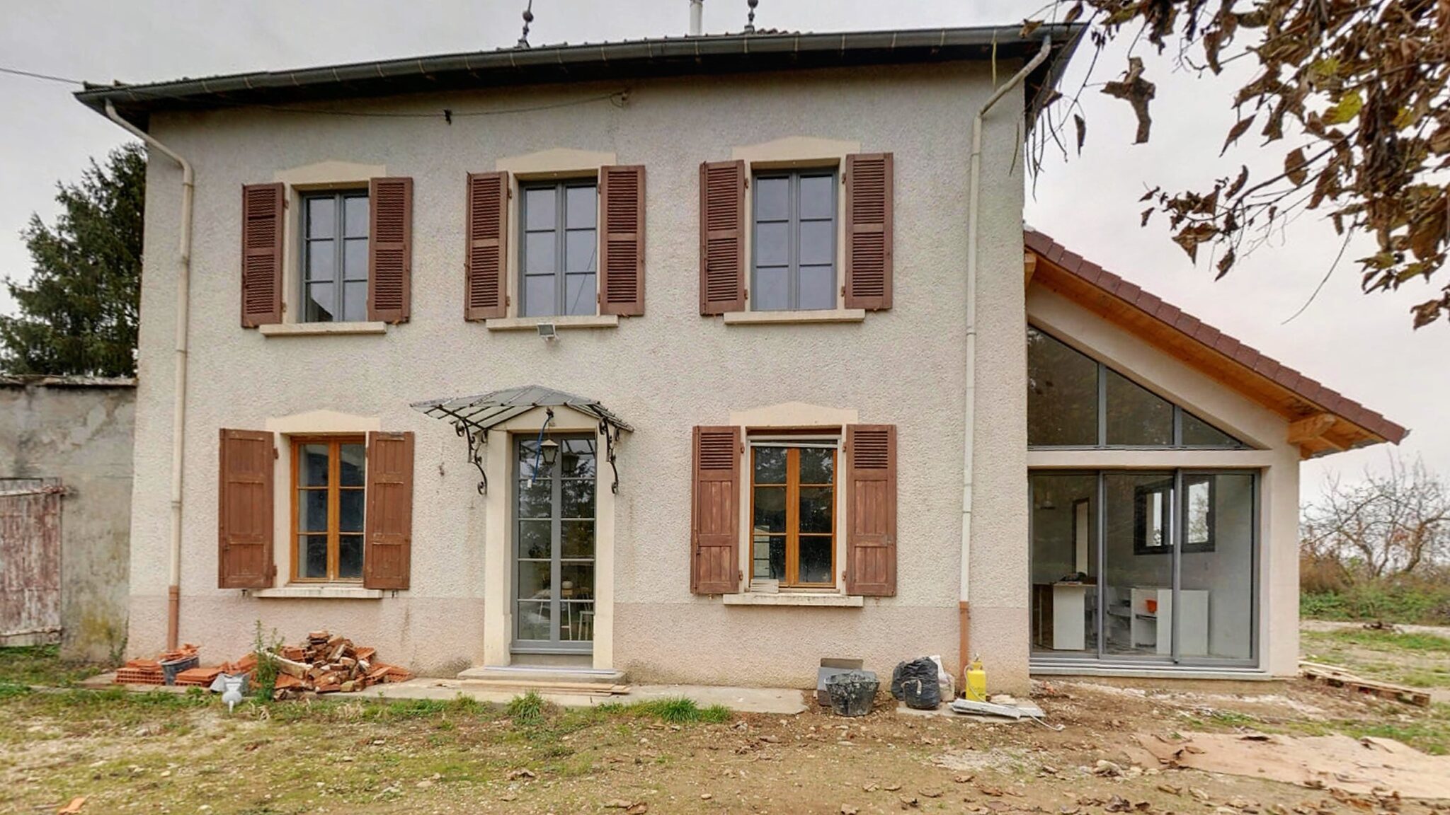 Rénovation énergétique d'une maison en pisé à La BâtieMontgascon avec — free download