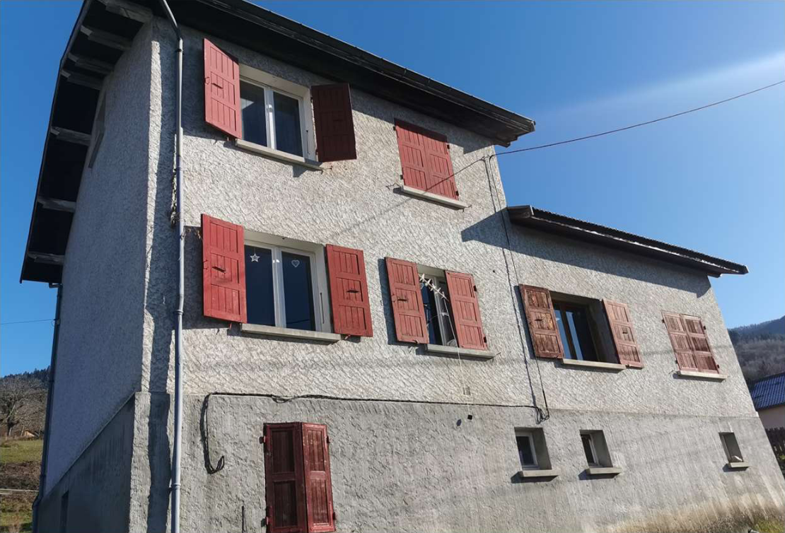 Visite d’une maison individuelle en cours de travaux à Saint-Martin-d’Uriage à Saint-Martin-d’Uriage